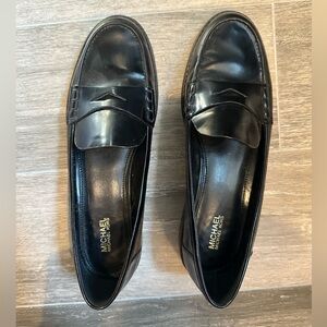MICHAEL MICHAEL KORS black leather loafers, size 8